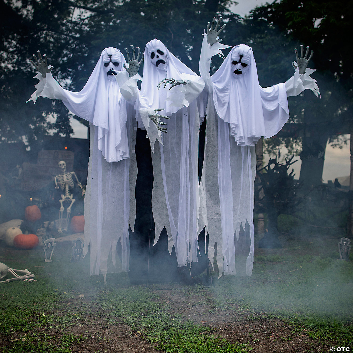 2024 NEW 6' Animated Haunting Ghost Trio Decoration